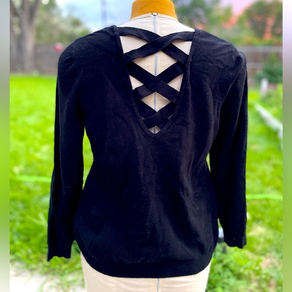 Black Crisscross Back long-sleeve Women's Top XL 21” P2P goth cute style open